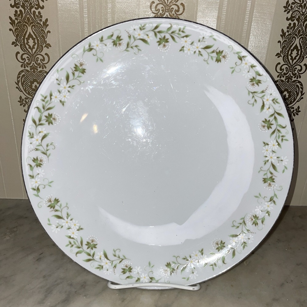 Discontinued Pattern MIKASA Fine China Rambling Dinner Plate 10.5" White Flowers